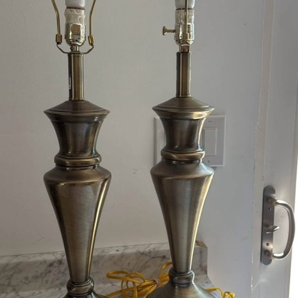 Stiffel Brass Table Lamps – Matching Pair – Classic Elegance - Picture 4 of 4